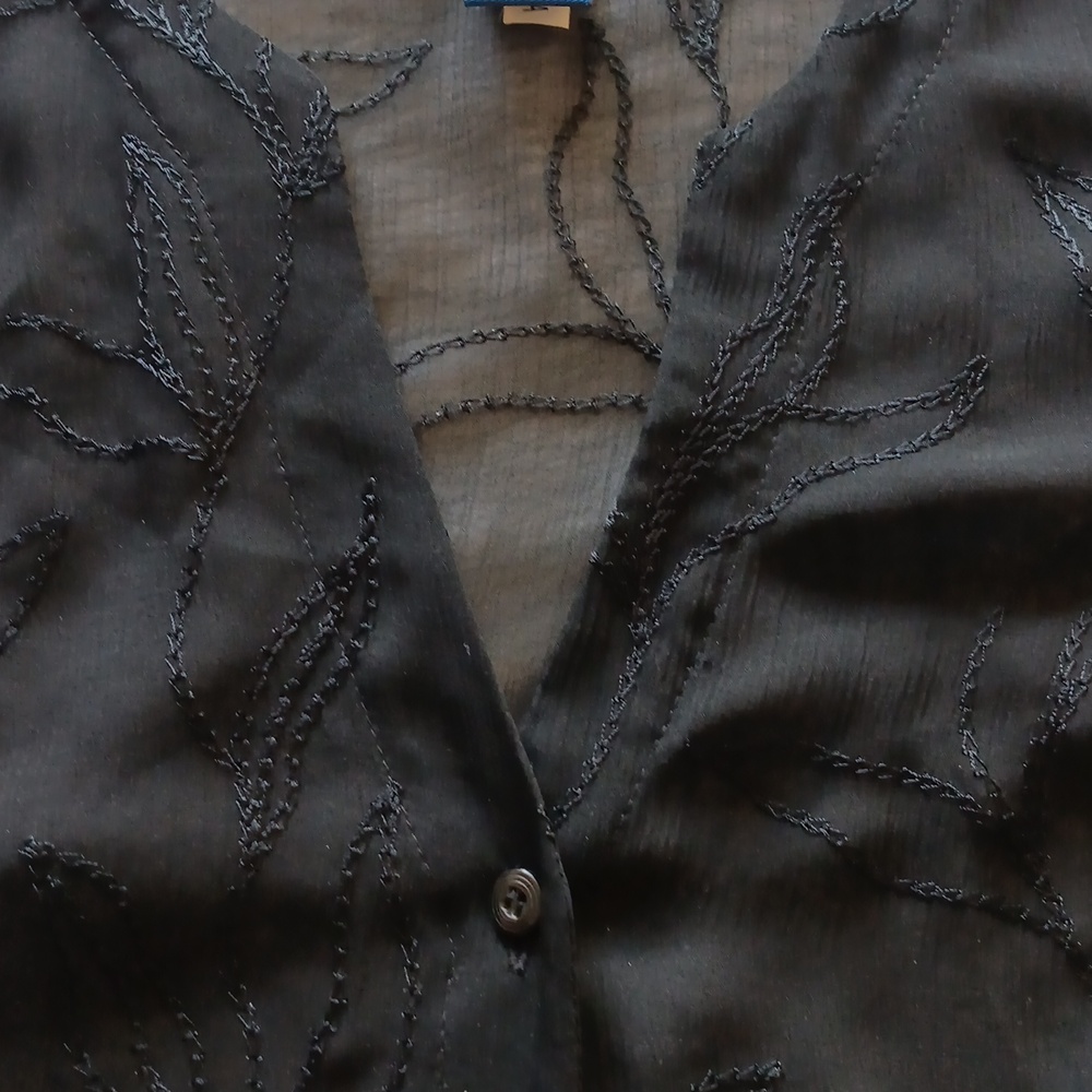Evan Picone Black Sheer Embroidered Button Blouse Or Dinner Jacket.EUC - Picture 9 of 10